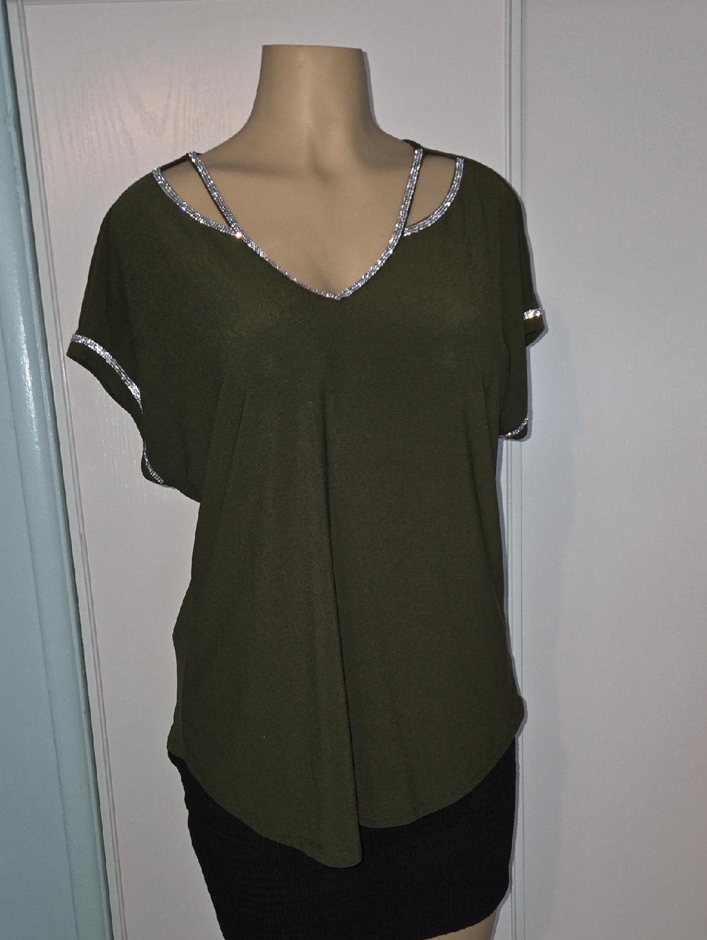89th & Madison Olive Green V-Neck Top with Silver Trim